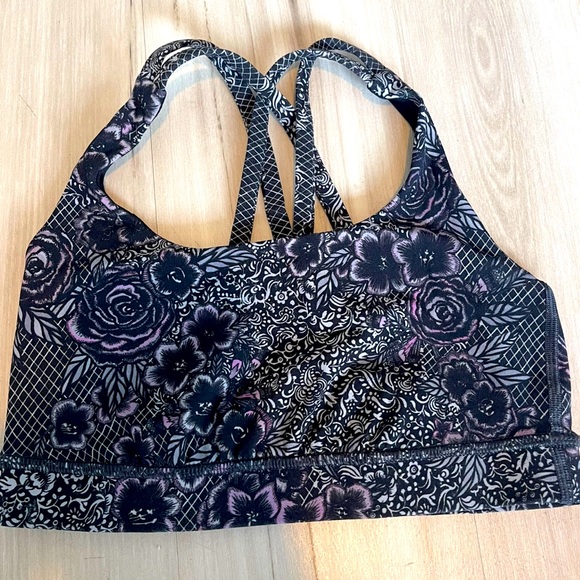Size 4 Lululemon Energy Sports Bra - Black and Purple Flowers - Picture 1 of 2